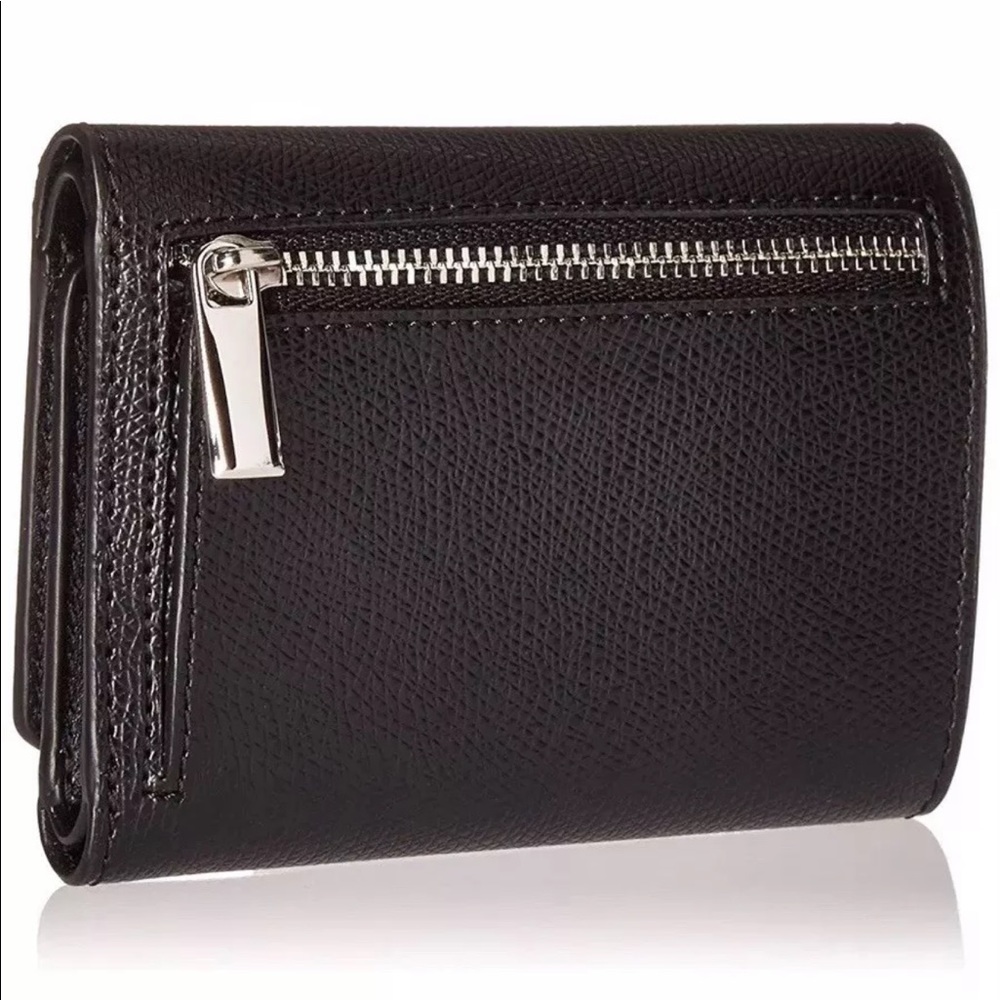 New in a gift box Tumi trifold leather wallet - Picture 4 of 7